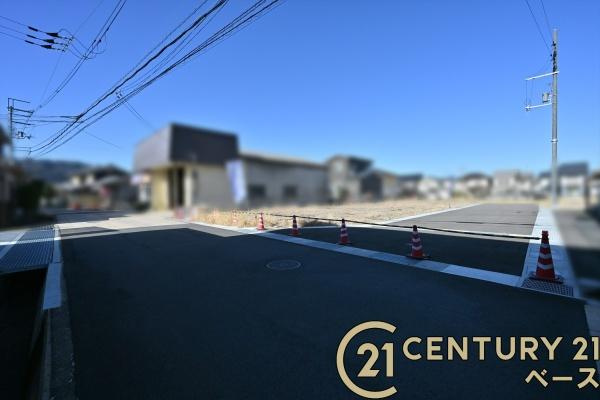 葛城市長尾の売地の前面道路含む現地写真