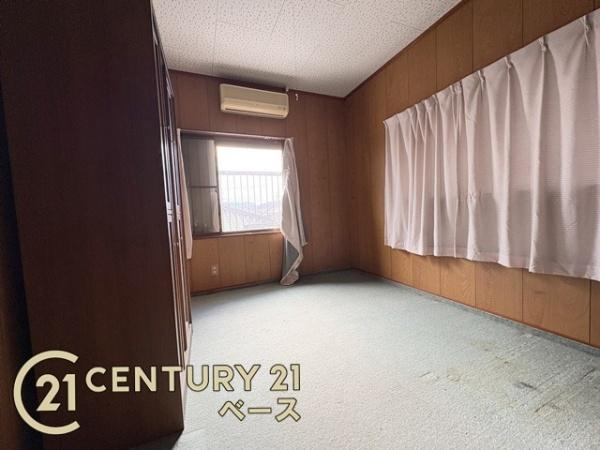 生駒郡三郷町城山台３丁目　一戸建の洋室|■現地撮影写真■バルコニーに面した開放感のあるお部屋です！