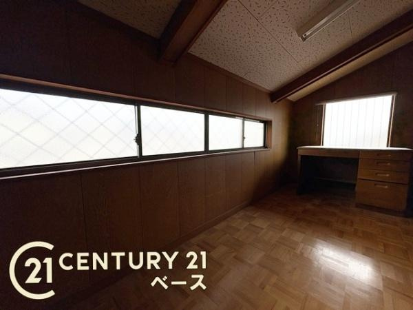 生駒郡三郷町城山台３丁目　一戸建の洋室|■現地撮影写真■こちらは落ち着いた洋室となっております！