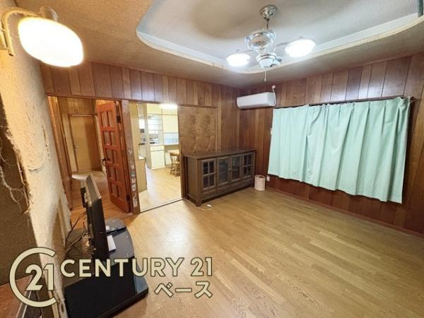 生駒郡三郷町城山台３丁目　一戸建の洋室|■現地撮影写真■使い勝手の良い広々とした洋室です！