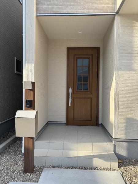 豊川第73桜町　全4棟・3号棟の玄関|訪れる人を心地よく迎え入れます。