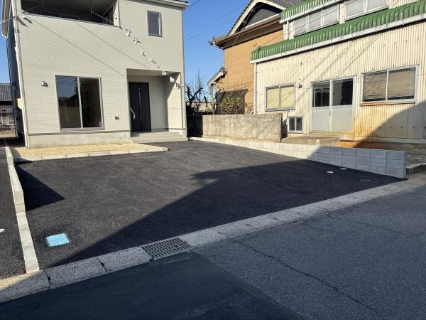 西尾市一色町松木島第8　全2棟・2号棟の駐車場|施工例