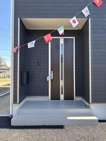 碧南市神有町第2　全8棟・2号棟の玄関|施工例