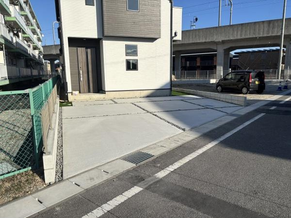 安城市姫小川町　全7棟・7号棟の駐車場|広々２台駐車できます！