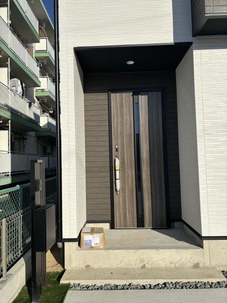 安城市姫小川町　全7棟・7号棟の玄関|訪れる人を心地よく迎え入れます。