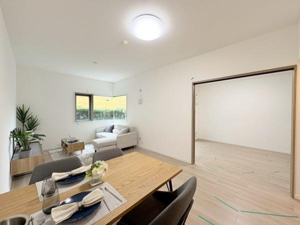 綱島シティハウスの居間・リビング|明るい清潔感のあるリビングです。