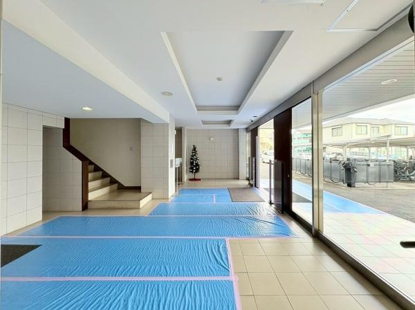 エクセレンス横浜のエントランス|清潔感のある管理のいきわたったエントランス！