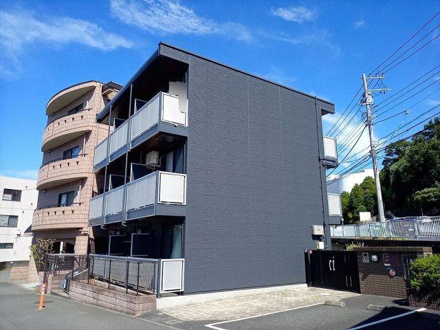 レオパレスブラウンポートアオキの外観