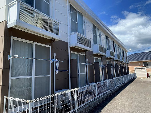 レオパレスルミエールの外観