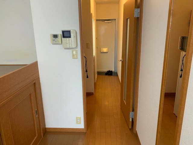 レオパレス新吉田シティーハウスの玄関|下駄箱完備！(現状優先)