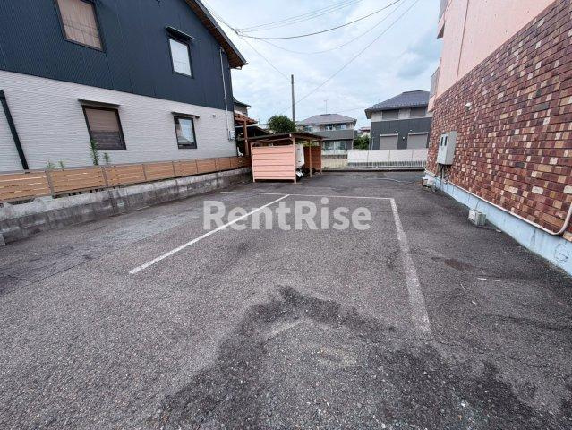 ラフォーレの駐車場