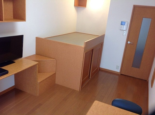 レオパレスアンジェリークⅠの寝室|2F以上は絨毯です