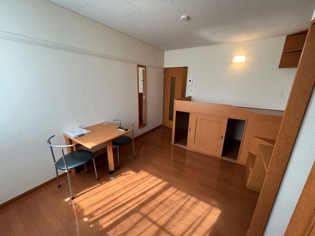 レオパレスあつべつの居間・リビング|居室