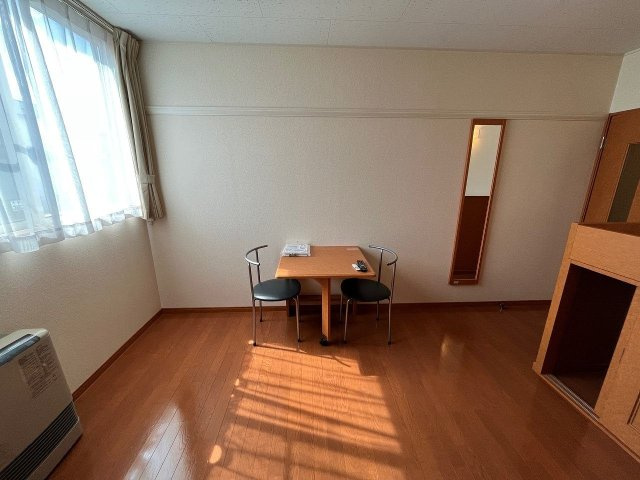 レオパレスあつべつの居間・リビング|居室