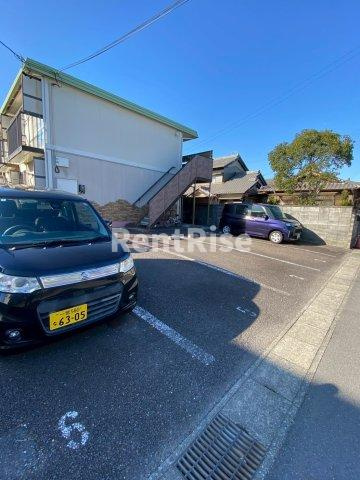 コーポ協和の駐車場