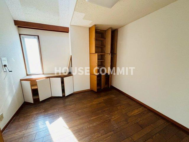 成田市東町　ＲＣ戸建ての洋室