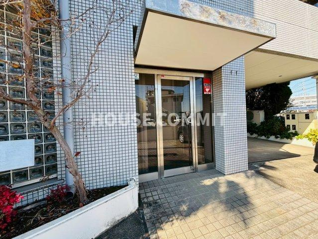 成田市東町　ＲＣ戸建ての玄関