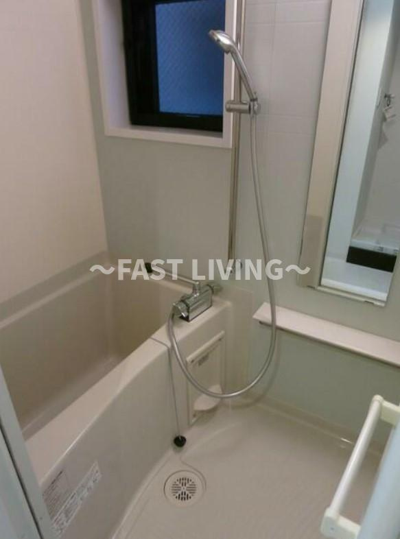 ソレーユ四谷三丁目の浴室