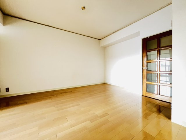 明石公園ハイタウン1号棟の居間・リビング