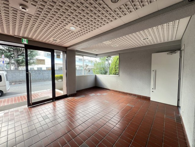 明石公園ハイタウン1号棟のロビー