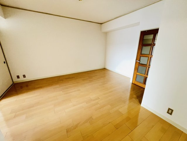 明石公園ハイタウン1号棟の居間・リビング