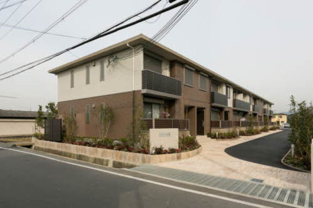 シャーメゾン石見