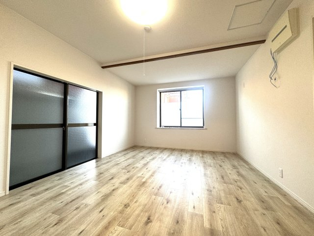 中央区女池南2丁目　リフォーム済中古戸建の洋室