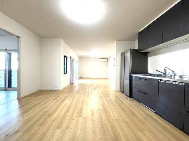 中央区女池南2丁目　リフォーム済中古戸建の居間・リビング