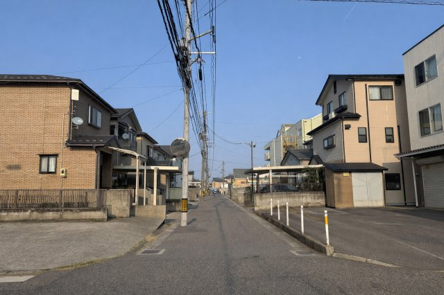 中央区神道寺南1丁目　店舗事務所の前面道路含む現地写真