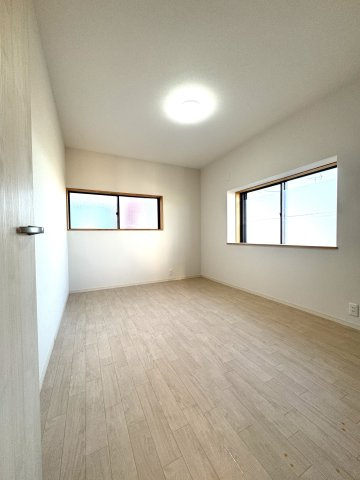 中央区女池南2丁目　リフォーム済中古戸建の洋室