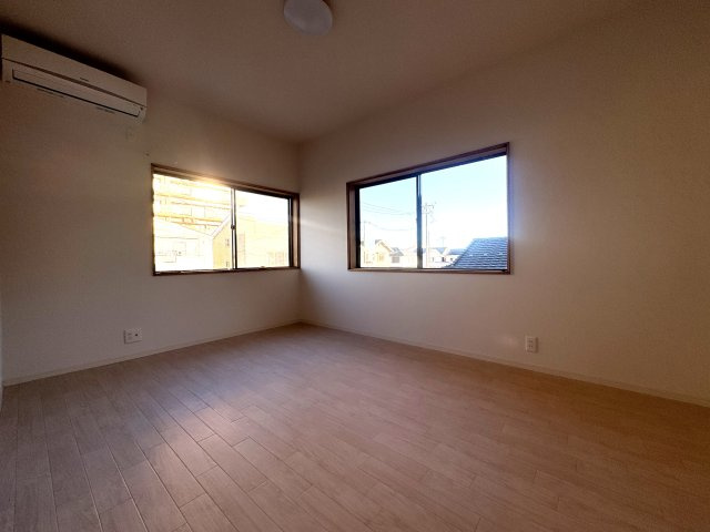 中央区女池南2丁目　リフォーム済中古戸建の洋室