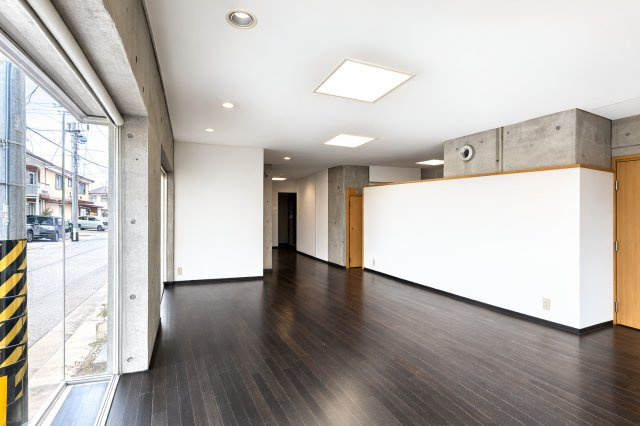 中央区女池南2丁目　リフォーム済中古戸建の居間・リビング