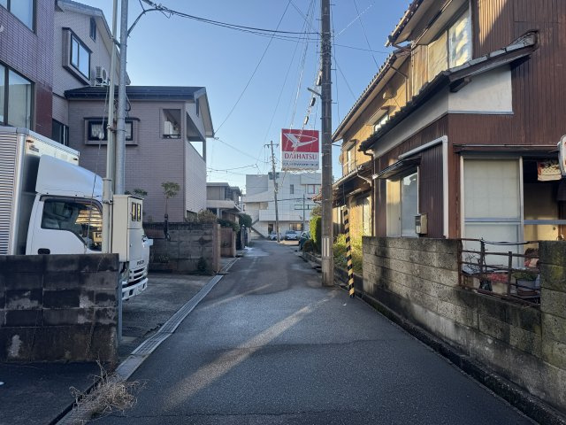中央区神道寺南1丁目　店舗事務所の前面道路含む現地写真