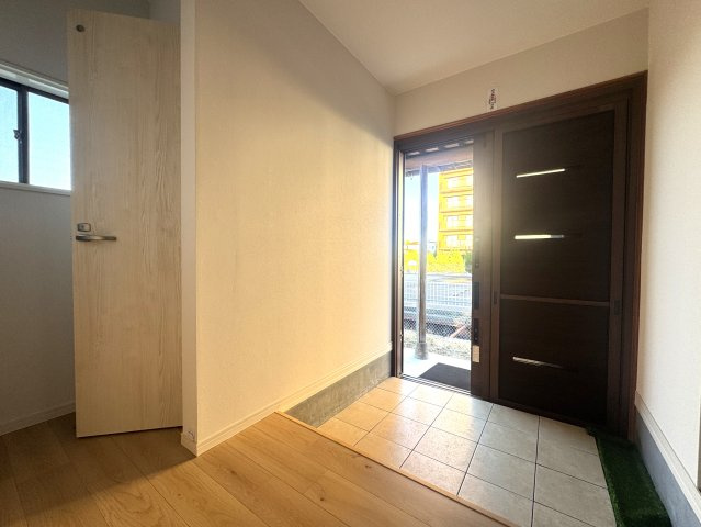 中央区女池南2丁目　リフォーム済中古戸建の玄関