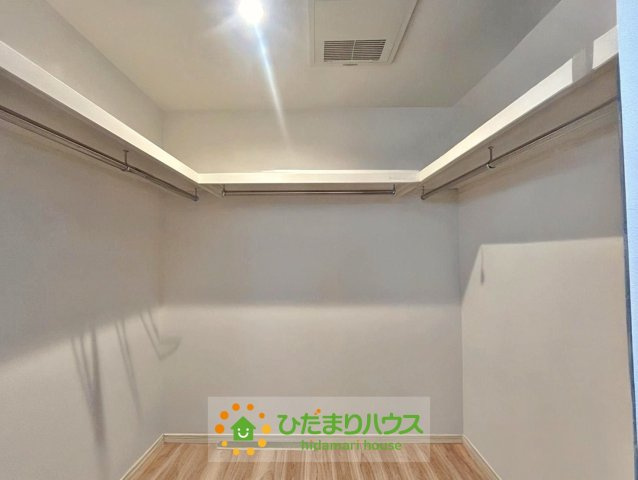 久喜市伊坂北１丁目　中古一戸建てのランドリースペース|脱衣所に物干しがあります！