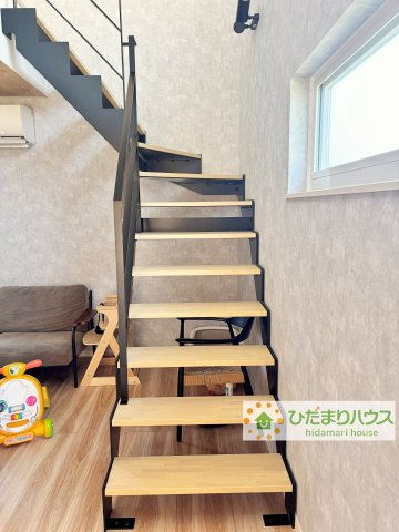 久喜市伊坂北１丁目　中古一戸建てのその他|こだわりのリビング階段が空間の広さを際立てます！