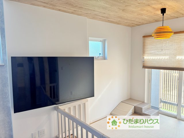 久喜市伊坂北１丁目　中古一戸建ての和室|大型のテレビを配置することで、お子様だけでなく大人もリラックスタイムを楽しむことができます♪