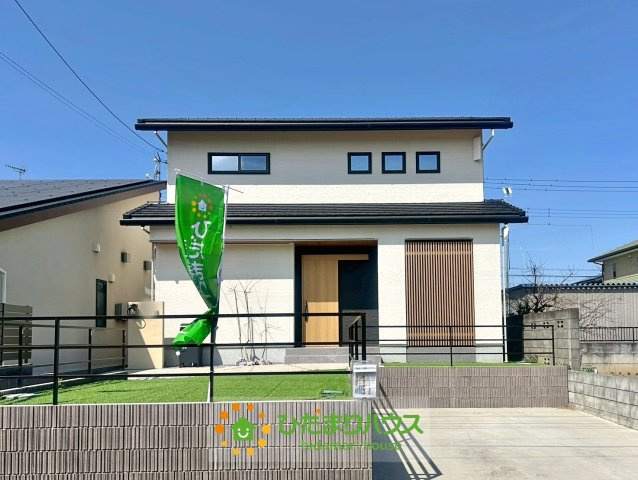 久喜市伊坂北１丁目　中古一戸建ての外観|栗橋駅まで徒歩4分のため、朝の忙しい通勤や通学もはかどります。