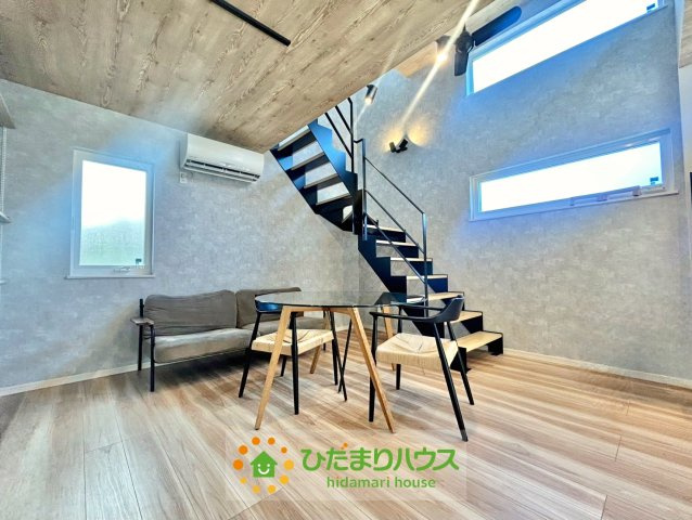 久喜市伊坂北１丁目　中古一戸建ての洗面所|大きな洗面台があり、毎日の準備もワクワクします♪