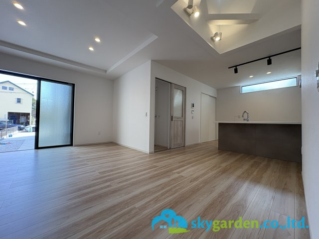 茅ヶ崎市東海岸南2期　新築戸建　全2棟1号棟の居間・リビング