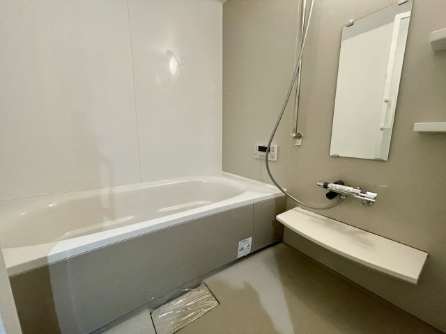 コアマンション女子大通りの浴室|パナソニック製の浴槽です。大きめの作りになっていますのでゆったとお湯に浸かれます。