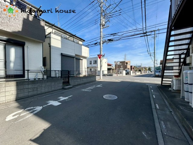 北区吉野町1丁目第1期　新築戸建　リナージュ01の前面道路含む現地写真