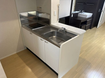 【キッチン】 | ミランダ新座ブルー２ | コンパクトなキッチンで掃除もラクラク