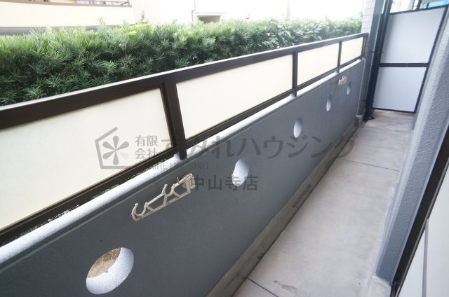 REIWA宝塚のバルコニー|参考、同建物・同間取りの号室