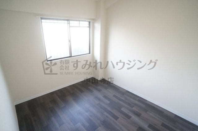 REIWA宝塚の洋室
