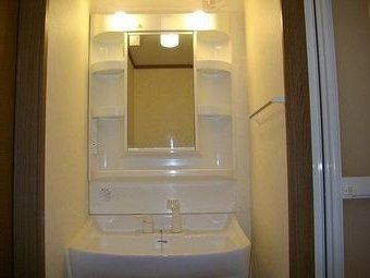【洗面所】 | サニーハートＢ | 忙しい朝には欠かせない洗面所です