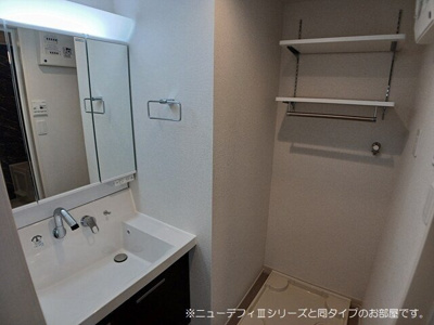 【洗面所】 | サンフラワー | 忙しい朝には欠かせない洗面所です