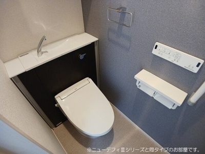 【トイレ】 | サンフラワー | 落ち着いた色調のトイレです
