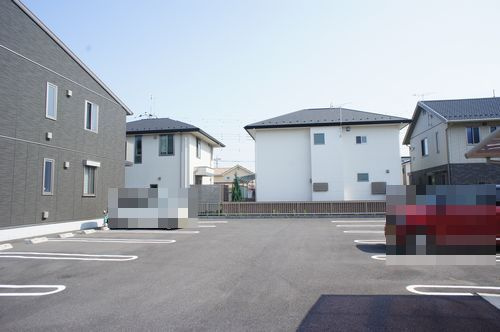 プレビアスの駐車場