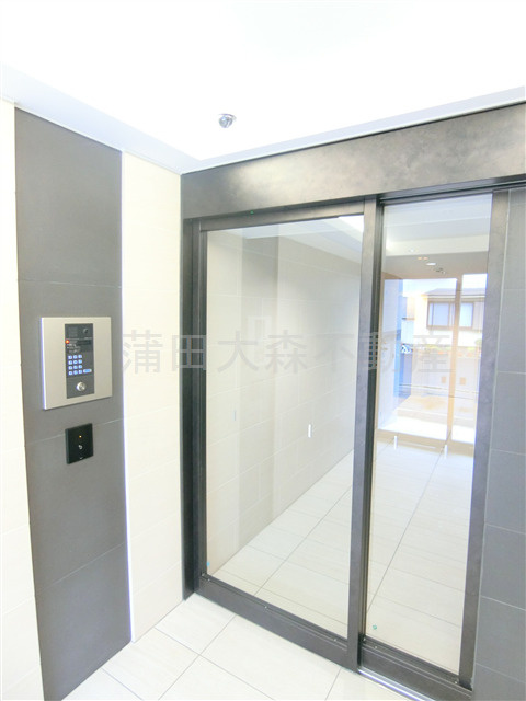 アトリオフラッツ羽田のエントランス